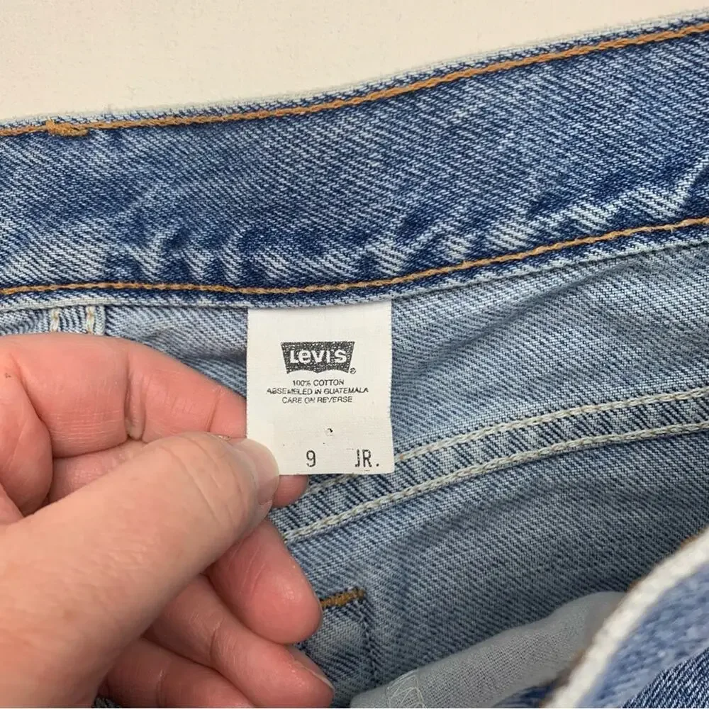 Levi's y2k denim size 9 Jr 29 Classic Blue Jean Shorts for Women high